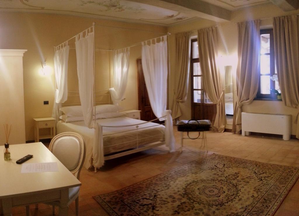 Dimora Cortese Castagnole delle Lanze Δωμάτιο φωτογραφία